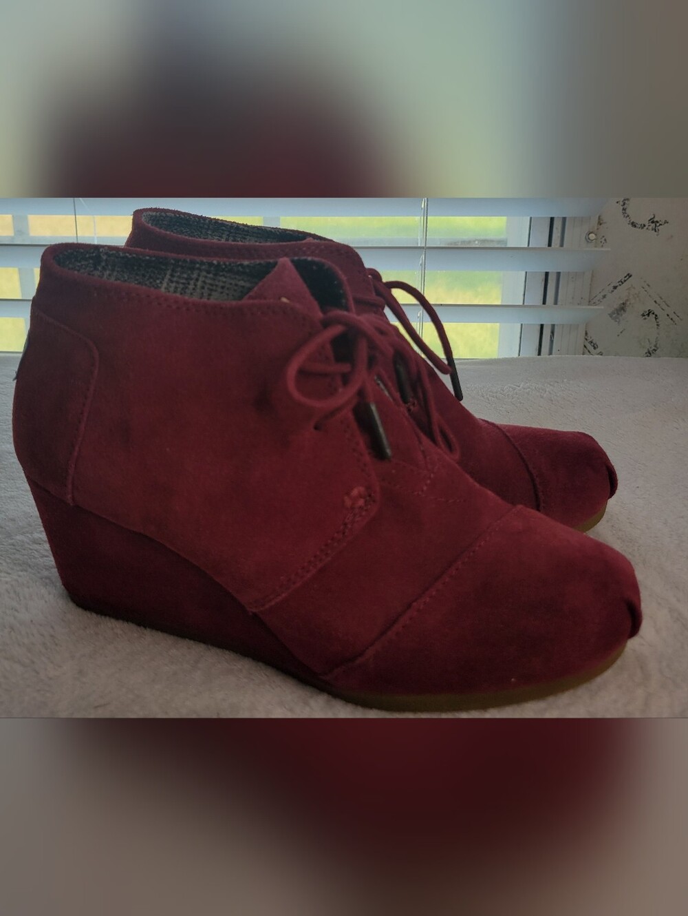 Toms Burgundy Suede Wedge Lace-Up Ankle Booties Desert Boots Women Size 7 Heels
